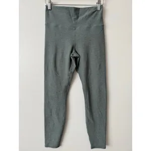 Vuori S Clean Elevation Leggings in Sea Foam Green thumbnail 4