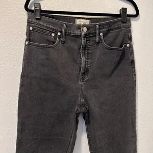 Madewell Women's Size-30 Black Wash Classic‎ Straight Leg Jeans thumbnail 5