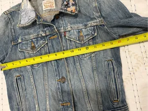 Levi’s XS Custom Motorcycle Graphic Cropped Denim Trucker Jacket thumbnail 9