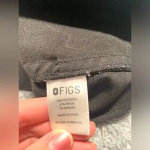 Figs black scrub top small thumbnail 7