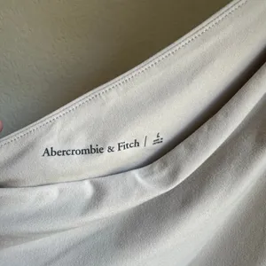 Abercrombie & Fitch Cream Seamless One Shoulder Rouched Tank Top BNWT thumbnail 3