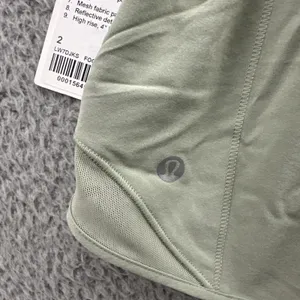 NWT‎ Lululemon Hotty Hot High Rise Shorts 4" Fog Green Lined Athletic Women's 2 thumbnail 3