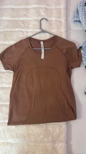 Lululemon Shirt Tech Swiftly Short Sleeve thumbnail 3