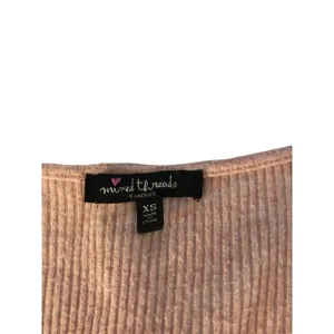 Mixed Threads pink long sleeve top with cute small flower in the center Size XS thumbnail 4
