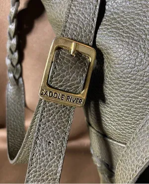 Saddle River Chic Green Leather Bucket Bag thumbnail 2