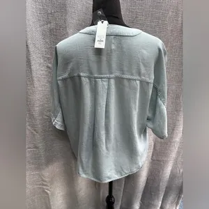 Harper Short Sleeve Button up Shirt NWT size Medium thumbnail 8