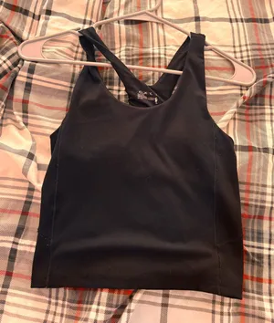 Black crop tank thumbnail 1