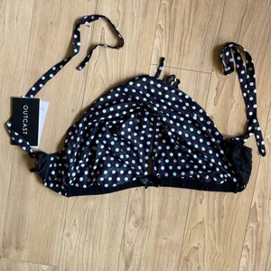 NWT Outcast YULE CROP TOP Black Size L thumbnail 2