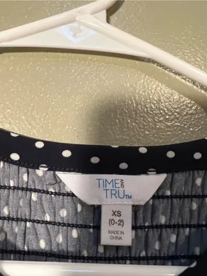 Time and Tru Women’s Size XS 0-2 Smocked Top Short Puff Sleeves Navy Blue White thumbnail 10
