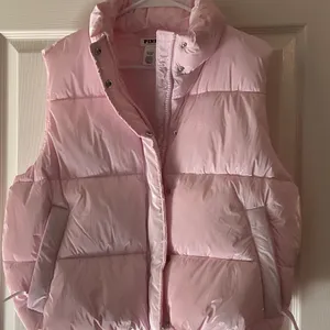 Victoria’s Secret PINK "High Shine Marshmallow Puffer Vest NWOT thumbnail 4