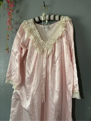 Vintage-Inspired Lace Trim Pink Satin Nightgown thumbnail 3