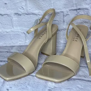 Journee Collection Beige Patent Block Heels thumbnail 1