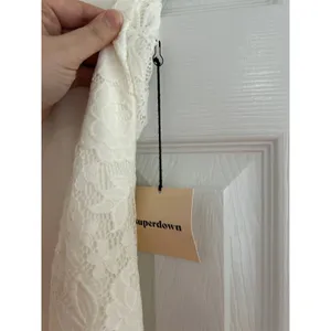 NWT Superdown White Lace Sweetheart Neckline Bodycon Mini Dress thumbnail 2
