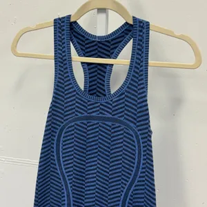 Lululemon Swiftly Tech Racerback Tank Top Blue Chevron Stripe Size 4 Activewear thumbnail 4