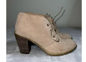 Women’s Neutral Cream Beige Bootie Heel Boots Size 7.5 thumbnail 1