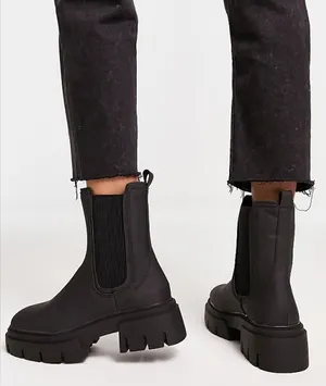 Schuh Black Amaya Split Sole Chunky Chelsea Boots thumbnail 1