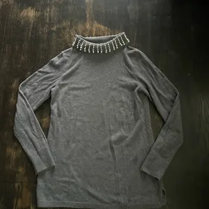 Women’s Talbots Sabrina Cashmere Blend Pearl Beaded Gray Tunic Sweater XS thumbnail 2