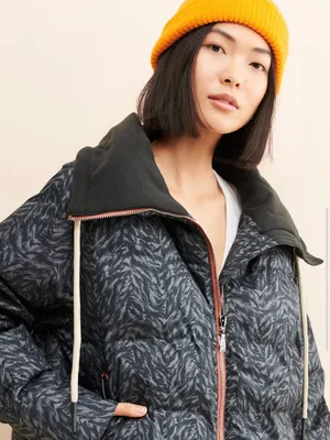 Varley Granville Animal Print Puffer Jacket NWOT $320 thumbnail 4