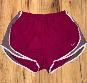Nike athletic shorts thumbnail 1
