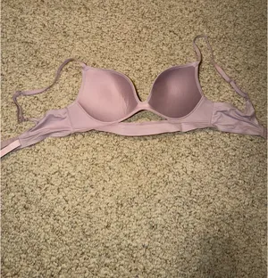 Victoria's Secret Wireless Push-Up Bra thumbnail 2