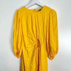 FARM RIO Cutout Piped Ring Midi Dress in Yellow Size Small thumbnail 6