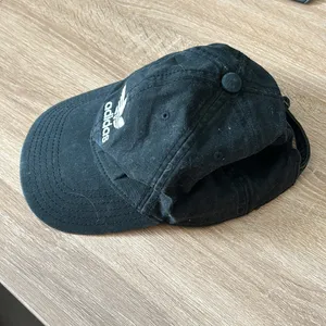 Adidas black baseball hat thumbnail 4