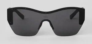 Alo Yoga Stunner Sunglasses Black thumbnail 1