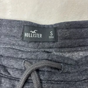Hollister Dark Gray Women's‎ Joggers size S thumbnail 3