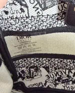 Dior cosmetic pouch  thumbnail 4