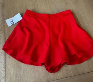 Zara red shorts thumbnail 1