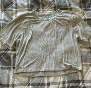 Lululemon top thumbnail 1
