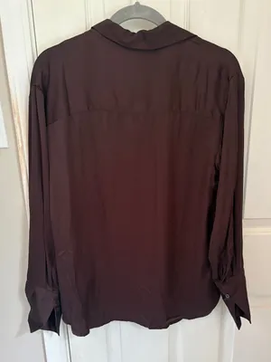 Gap NWT!! Women’s Satin Relaxed Button Down Shirt in Chocolate Brown thumbnail 10