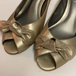 Jessica‎ Simpson Gold Metallic peep Toe Heels Shoes A10 thumbnail 4