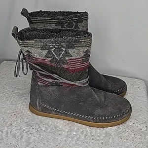 Toms Nepal native embroidered leather suede pull on moccasins ankle boots sz 7.5 thumbnail 2