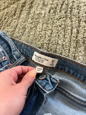 Abercrombie and Fitch Ultra High Rise Ankle Straight thumbnail 2