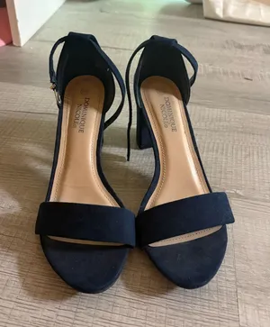 Navy blue heels Size 8 thumbnail 1