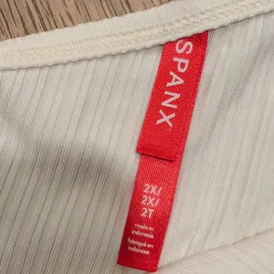NEW SPANX Plus 2X 18 20 Asymmetrical Cream Powder One Shoulder Rib Top Shirt NWT thumbnail 4