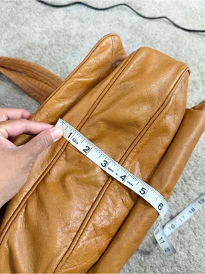 Marc by Marc Jacobs Women’s Leather Turnlock Pockets Shoulder Tote Bag in Tan thumbnail 16