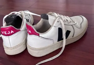 VEJA Women’s Sneakers thumbnail 1