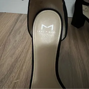 Marc Fisher LTD Black‎ Suede Block Heel Sandals Size 8M thumbnail 3