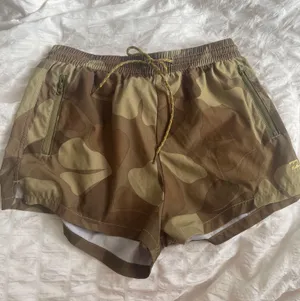 Flower Camo Billabong athletic shorts thumbnail 1