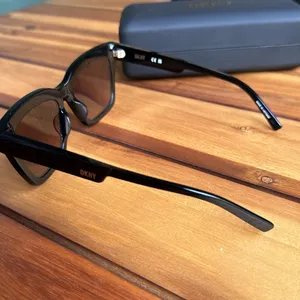 DKNY DK551S Sunglasses thumbnail 4