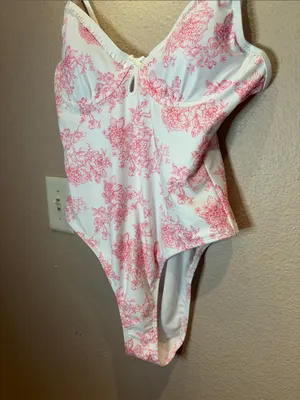 New No Boundaries Women’s Pink Toile Floral One Piece Swimsuit Large 12-14 NWOT thumbnail 6