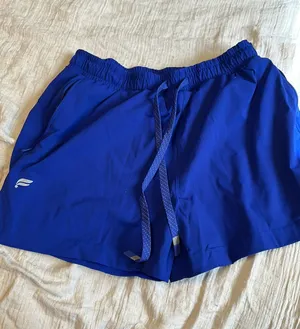 Fabletics shorts thumbnail 1