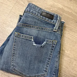 •Abercrombie & Fitch• 20e Natural Rise Ankle Straight Jeans thumbnail 2
