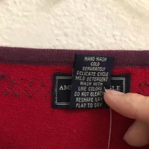 ‎American Eagle deadstock red cropped embroidered short sleeve sweater L thumbnail 6