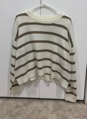 Sweater thumbnail 1