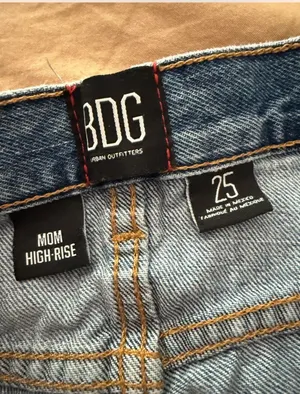 BDG Mom High-Rise Shorts Urban Outfitters thumbnail 2