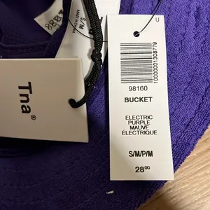 NWT Aritzia TNA bucket hat thumbnail 4
