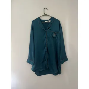 Vintage Victoria's Secret Gold Label Satin Pajama Shirt Dress Green Monogramed thumbnail 3